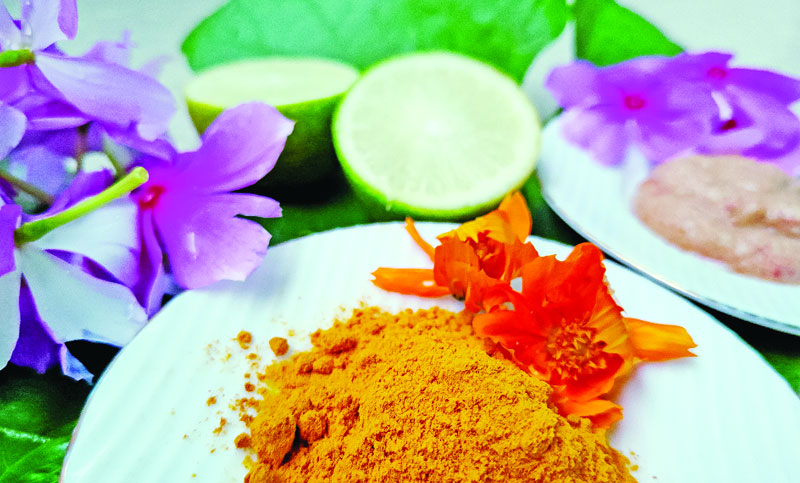 Silikonsiz katta tabiiy kokrakli qizlar bilan jinsiy aloqa